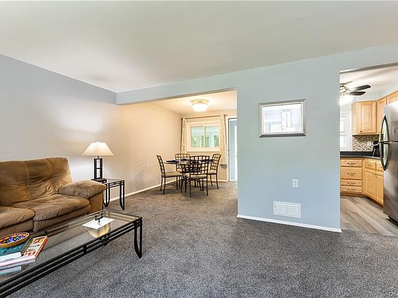4th image of 6 Farview Ct
