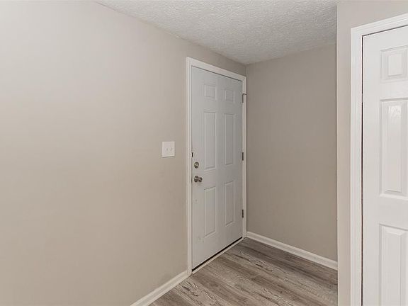 3rd image of 3305 Lacy Ct