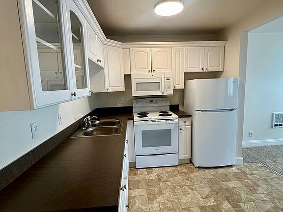 5th image of 11544 Greenwood Ave N APT 4