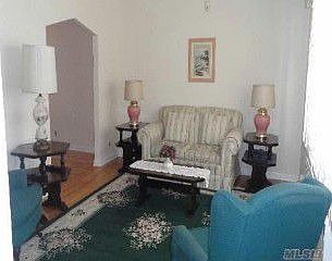 2nd image of 16 Mayfair Ln