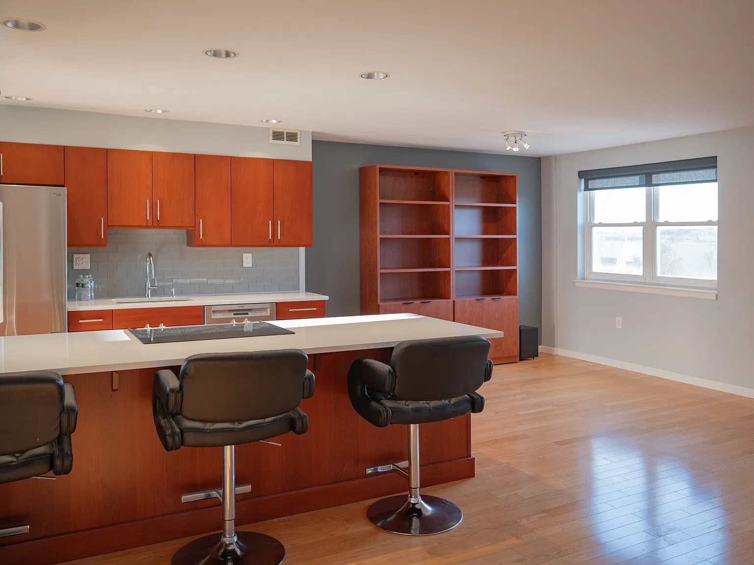 1 bed, 900 sqft, $2,195 — Photo 2