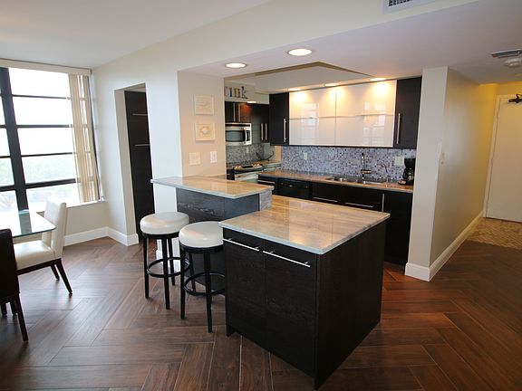 2nd image of 440 Seaview Ct APT 303