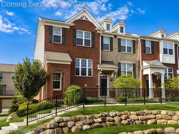 44656 Ellery Ln, Novi, MI 48377