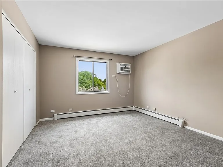 386 Echo Ln #4 — Photo 9