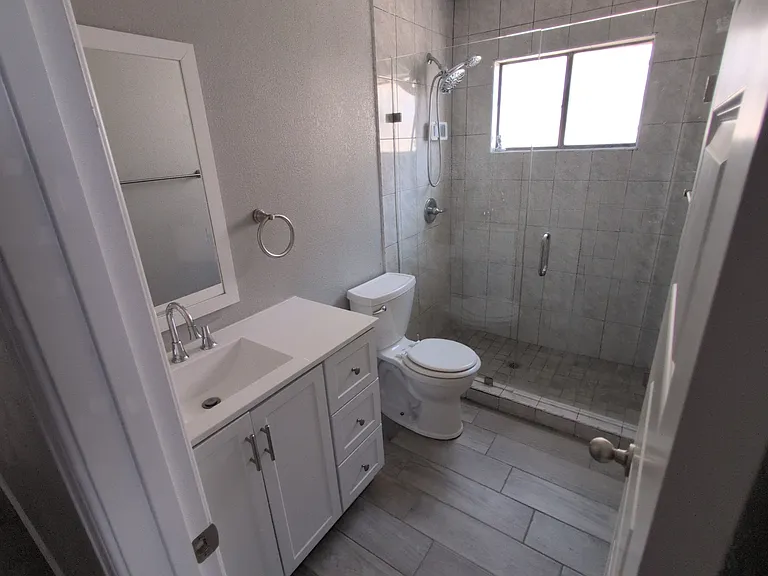 2420 Lake Michigan Dr — Photo 12