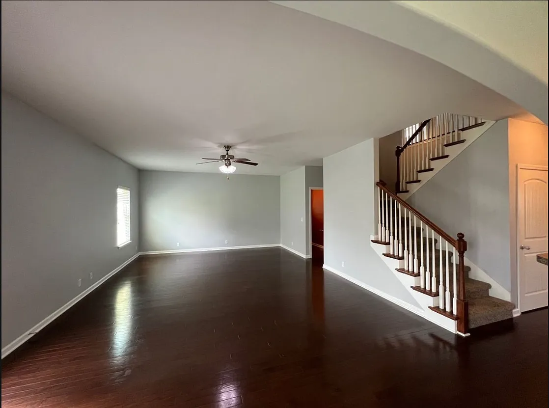 4 bed, 2.5 bath, 2530 sqft, $2,500 — Photo 3