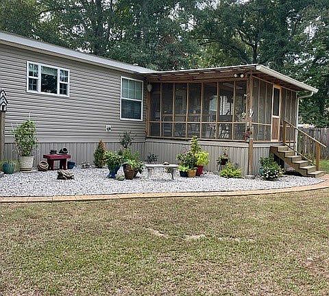 Back w/ screened porch