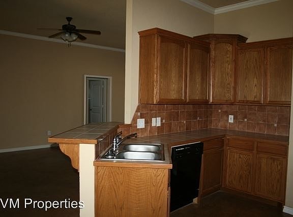 3rd image of 3004 Beauford St