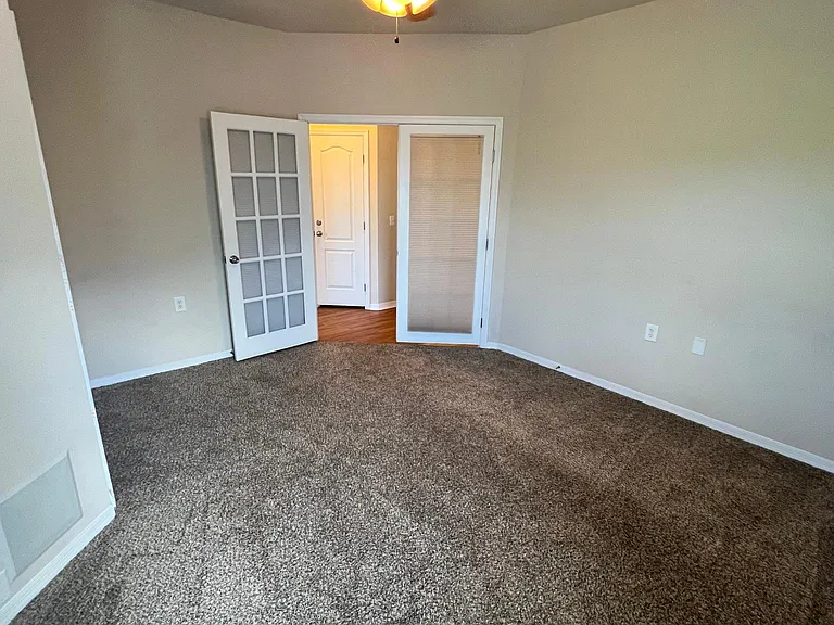 1410 Villa Capri Cir #306 — Photo 17
