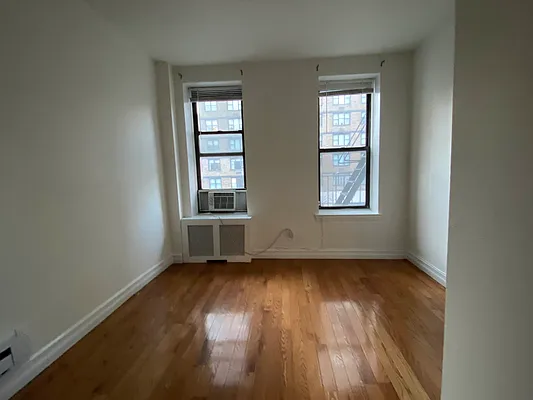 Rented by Urban Real Estate Property Group Inc | media 2