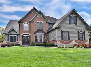 7N827 Columbine E, St Charles, IL 60175