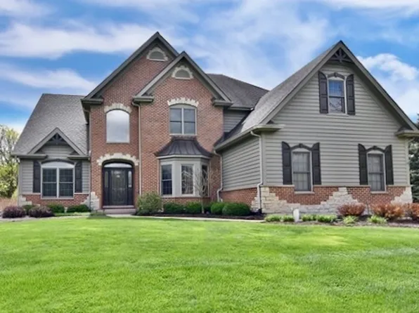 7N827 Columbine E, St Charles, IL 60175