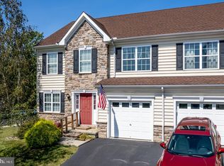 1005 Maple St, Honey Brook, PA 19344