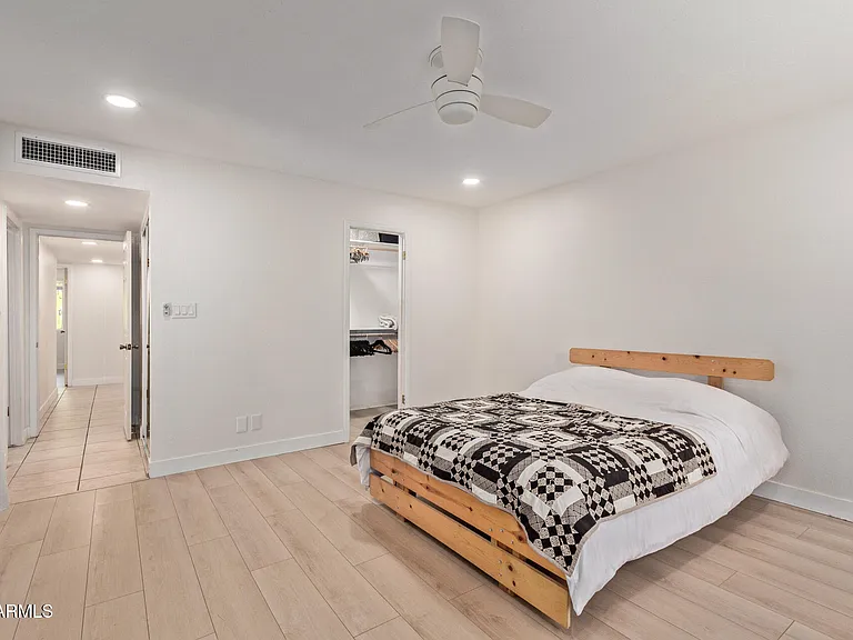 1347 W Lobo Ave — Photo 14