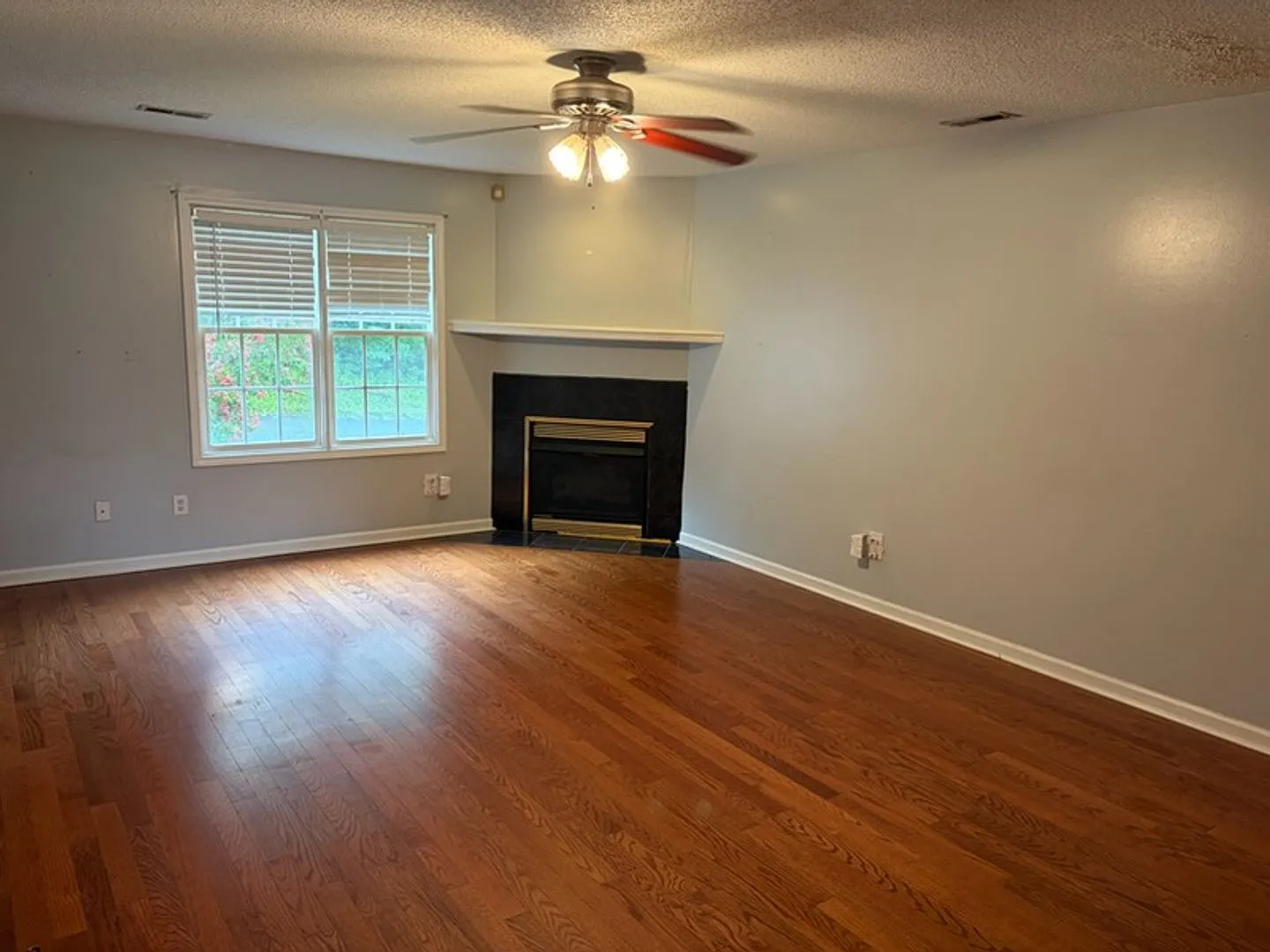 North Johnson City condo — Photo 2