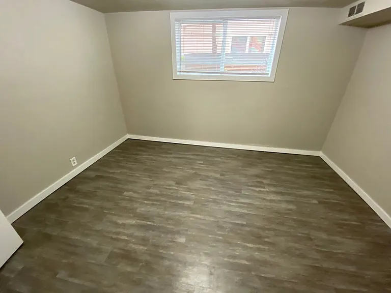 619 S Grant Ave — Photo 2