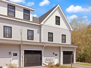 300 Albion Rd #302, Bedford, MA 01730