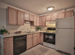 25 Cross St APT 3, Hudson, NH 03051