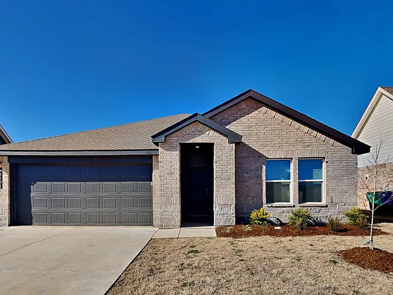 6101 Green Meadow Ln — Photo 1