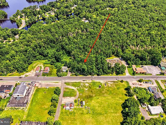 3rd image of Lakehurst Rd