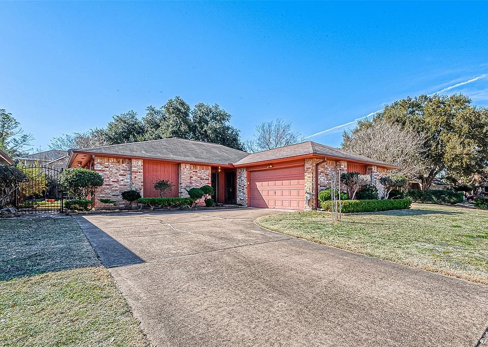 1st image of 15503 Evergreen Place Drive