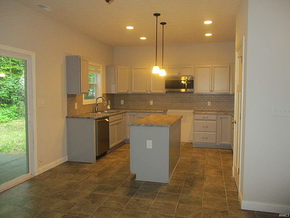 2nd image of 303 Vine School Dr