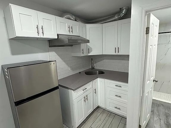 2nd image of 311 Grove St #G