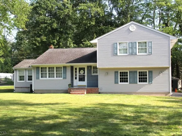 54 Parkside Dr, East Hanover Twp., NJ 07936