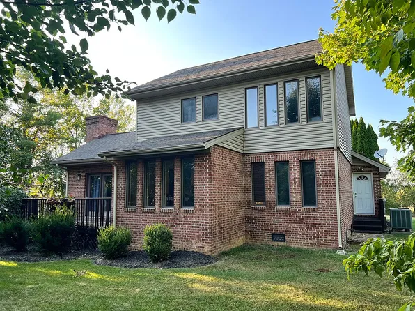 761 New Hope Rd, Staunton, VA 24401