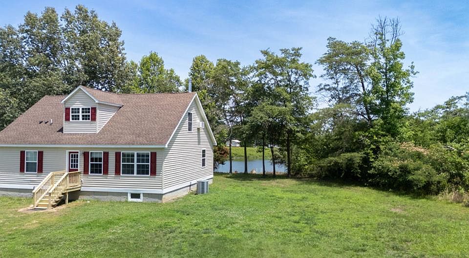 1st image of 573 Old Farm Ln