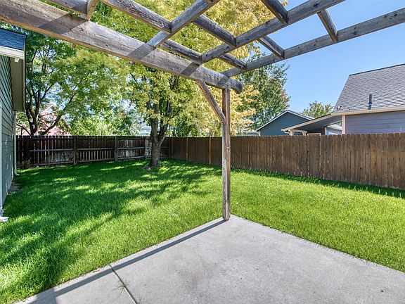 4th image of 105 Bayberry Ln