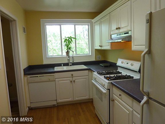 2nd image of 10416 Montrose Ave #M202