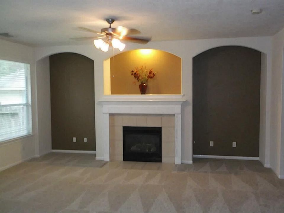 1st image of 10 Valewood Pl