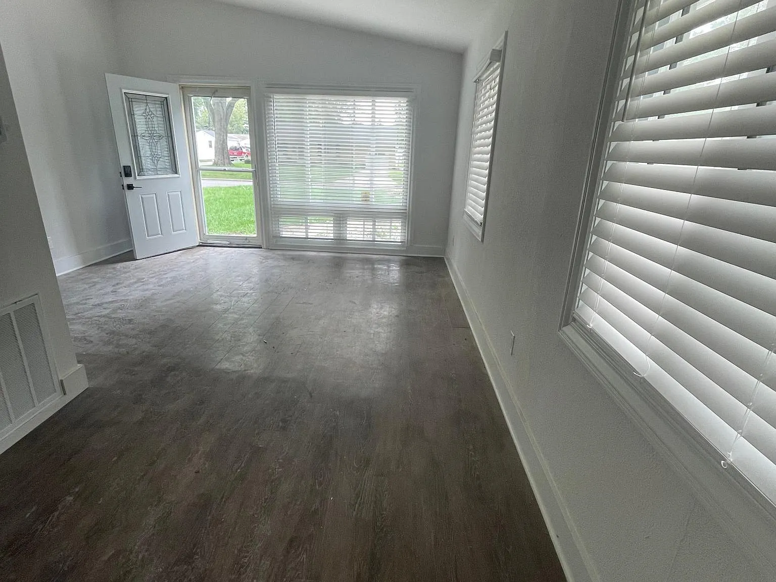2 bed, 725 sqft, $1,450 — Photo 2