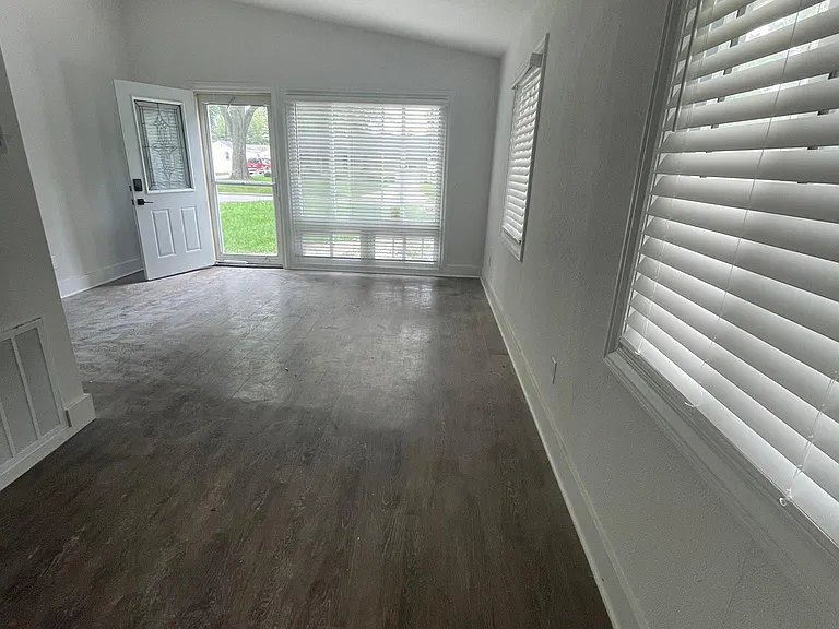 1321 Hugo St — Photo 2