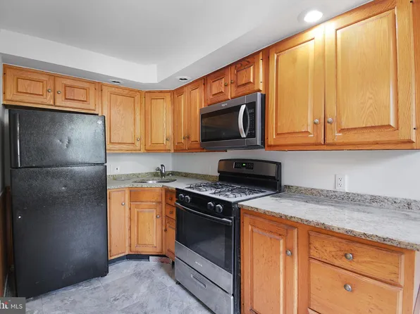 1345 Park Ln, Darby, PA 19023