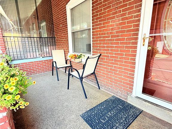 4th image of 182 W Chew St