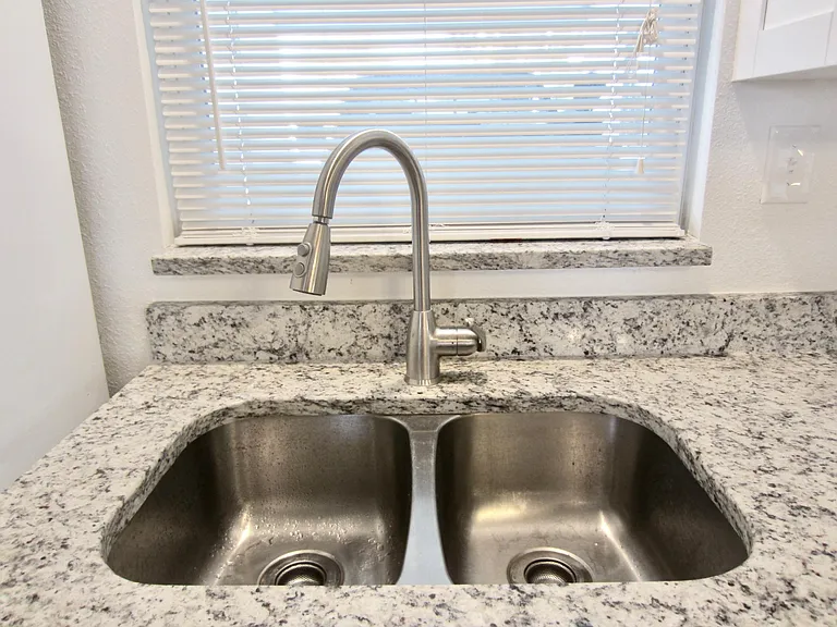 4512 Floramar Ter — Photo 13