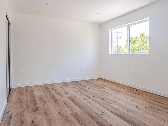 5th image of 11524 Killion St #1