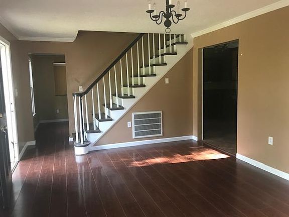 4th image of 152 S Elysian Dr