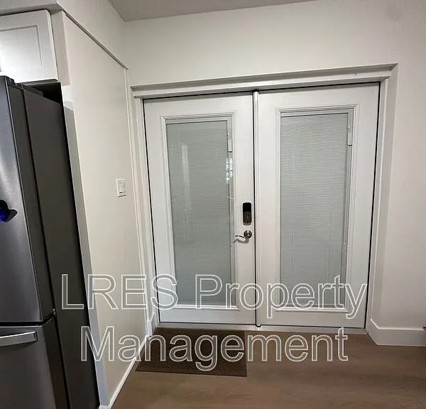 3104 Harrison Ave #11 — Photo 15
