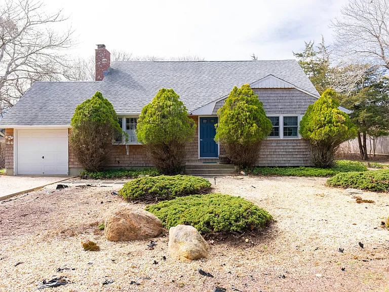 66 Hand Ln — Photo 1