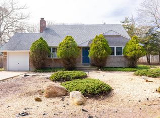 66 Hand Ln, Amagansett, NY 11930