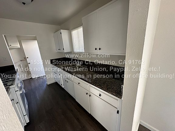4th image of 1538 W Stoneridge Ct