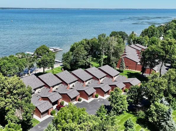 28425 Balmoral Dr, Battle Lake, MN 56515