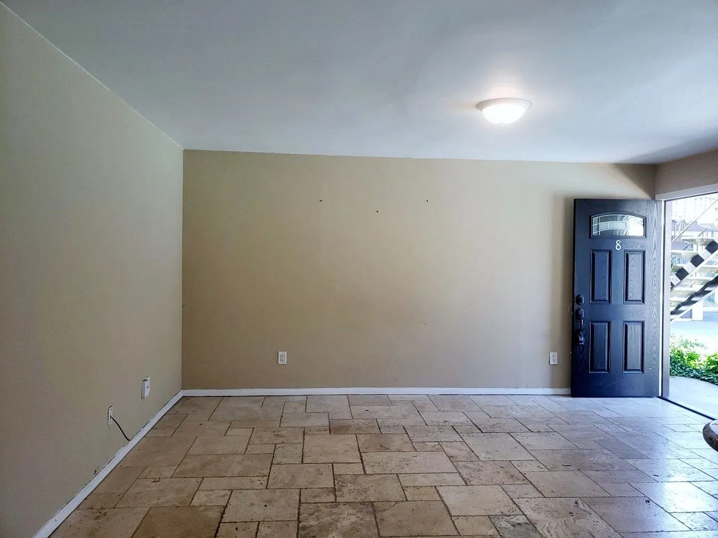 La Paloma Apartments — Photo 3