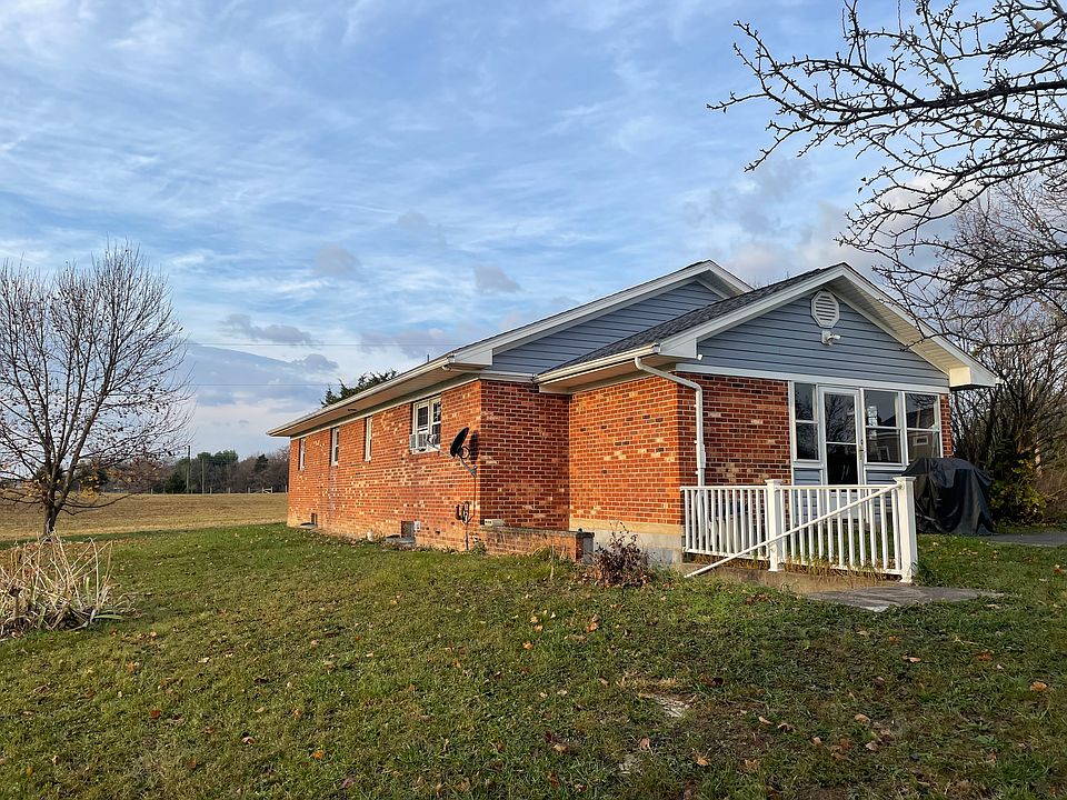2nd image of 1018 Hahns Ln