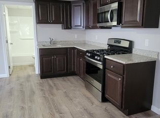 424 Linden St #2, Fall River, MA 02720