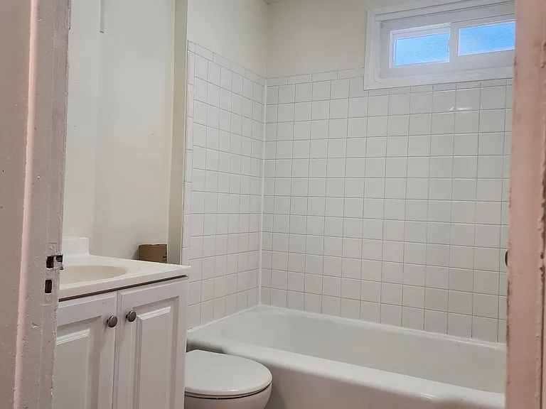 113 Sterling St — Photo 10