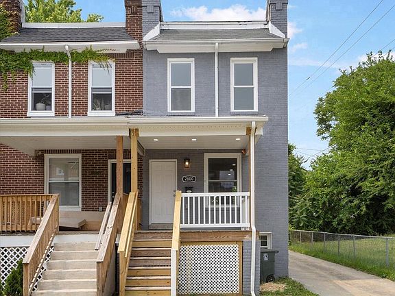 2nd image of 2800 Violet Ave